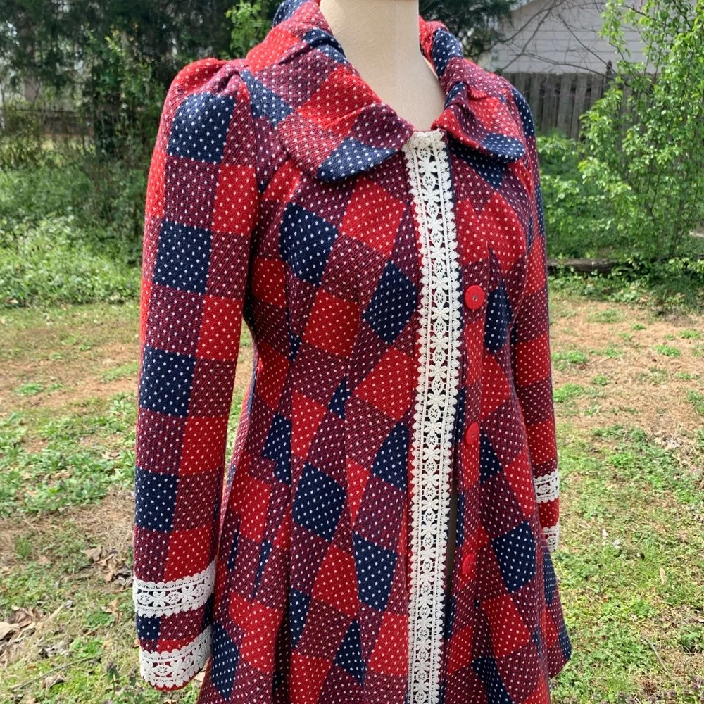 Ryu Cottage-Core Little Red Riding Hood Coat - Picture 4 of 16